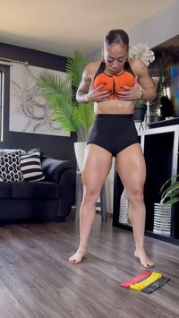 #fitnessbaddiefriday ft @guam_fit showing you how to get those legs and glutes into shape! #fitnessmotivation #fitchick #fitnessmodel #fitnesslife #workoutmotivation