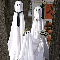 Halloween crafts: Scare up some fun | Haunted Garden Ghost Family | AllYou.com