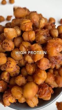 🤯🍿🔥 Crunchy BBQ Snack. Super tasty, SUPER crunchy, super SPICY. Made with ROASTED chickpeas, but tastes sooo GOOD. The perfect healthy BBQ snack! Tag a friend who needs this recipe now! . 👨‍🍳 Crunchy Roasted BBQ Snack Recipe 1 (15oz) can chickpeas (or 1 ½ cups cooked chickpeas) (250 g) 2 Tbsp (30 ml) maple syrup (or date syrup) ½ tsp smoked paprika powder ½ tsp chili powder ½ tsp cumin powder ½ tsp onion powder ½ tsp garlic powder ½ tsp salt Find the full recipe on @epicmintleaves page!