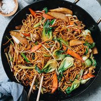 Vegetarian Chow Mein (素菜炒面)