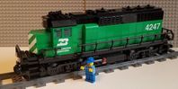 Custom Train Burlington Northern GP40 Engine I BUILD TO ORDER, ITEMS TAKE 3 TO 4 WEEKS I ALSO HAVE ORDERS FROM EBAY, ETSY, WORD OF MOUTH, EMAILS, SHOWS You will receive one built train I can also send as a kit if you want to build it yourself, please let me know after buying 6 Wide Train Stickers are from OKBrickworks Track, Minifig's not included Will work with Powered Up, Power Function and 9volt systems Power systems NOT INCLUDED Great for any Collector or Train person I make many others Buye