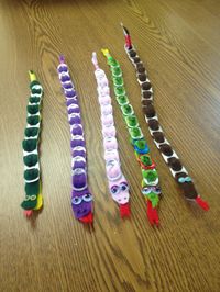 Pop Tab snakes. A recycling project for kids