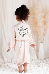 Flower Girl Robes make a sweet gift for the little girls in your bridal party! #flowergirl #flowergirlideas #flowergirlrobe #flowergirlgift