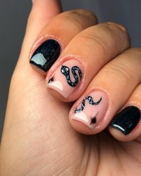 #nailsofinstagram #instanails #instagramnails #notd #nailsdid #nailsoftheday #naildesign #nails2inspire #prettynails #nailswag #nailsonfleek #ghosts #ghostnails #floralnails #halloweennails #freehand #freehandnailart"