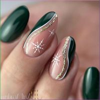 Best emerald green nails! Sharing the most gorgeous emerald green nail designs and ideas to elevate your beauty look!