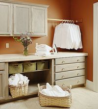 Lively laundry rooms - pole.