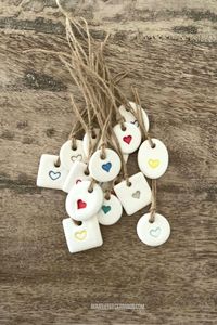 These 1" ceramic gift tags are perfect for Valentines Day gifts. They add such a sweet addition to your gift giving.