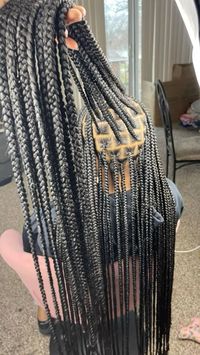 Braids, braids for black women, braids hairstyles, braids with curls, braids for black hair, braids with beads, braids for kids, braids for long hair  Knotless boxbraids medium, Knotless box braids, knotless braids hairstyles, knotless braids, knotless braids with color, knotless braids with curly ends, knotless braids with curls