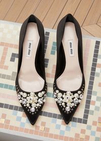 MIU MIU Mid heels pumps with pearls details