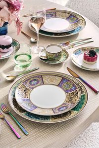 This Barocco Mosaic plate from Versace Home is the perfect finishing touch to a catwalk-ready tablescape. Crafted from porcelain, it’s been ornately decorated with a patchwork of four archive prints inspired by the Versace Flash 2021 collection. Forever in style and forever a luxury, it’s a fashion statement you can’t miss out on.