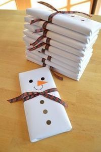 Snowman wrapped chocolate bars Ideas for the neighbors #Snowman #wrapped #chocolate #bars #Ideas #for #the #neighbors