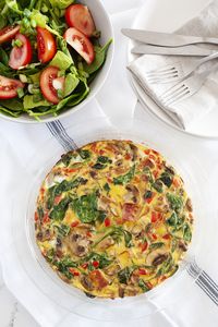 Looking for Easter brunch recipes? This Spinach Bacon Frittata is a simple yet elegant dish, perfect for celebrating with family! Packed with savory bacon, fresh spinach, and melty cheese, it’s an easy crowd-pleaser for your holiday table!