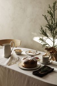 Flow is a series of perfectly imperfect tableware made to modern sensibilities using traditional craftsmanship techniques. Perfect for the Christmas table, Flow is now also available with a beautiful Off-White Speckle glaze.