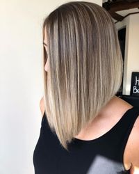 21 Best Inverted Bob Haircuts for Women in 2020