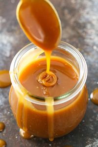 This easy Homemade Caramel Sauce recipe is to die for! A classic recipe that you'll make over and over again. Caramel sauce on all the things! #caramel #caramelsauce #caramelrecipe