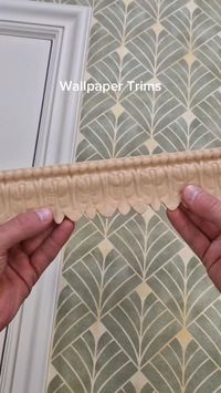 Wallpaper Trims!✨️💚  Are you looking for a way to finish the edge of your wallpapered walls? Why not use our strip mouldings as an easy way to cover up those messy edges while adding some extra character to your interiors.  Stay tuned we've got more fabulous wallpaper trims coming soon.🤩