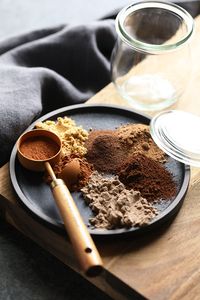 Do you love chai flavored recipes? Learn how to mix up your own chai spices to create the tastiest chai tea lattes, apple chai oatmeal cups, or chocolate chai overnight oats! Add these chai spices to your cabinet. Add to an iced drink, smoothie, overnight oats, or your favorite sweet snack for a chai spice twist!