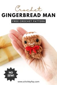 This easy crochet gingerbread man free pattern works up quickly making it perfect for Christmas craft fairs/markets and last minute gifts. This small gingerbread man plush is a fun size for keyrings, Christmas ornaments and car hangers. You can easily make your own amigurumi gingerbread man in under an hour.