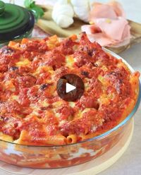 102K views · 3K reactions | Pasta al forno – la ricetta pugliese | Pasta al forno 😍 immancabile sulle tavole pugliesi ... evvedi che ti mangi 😄

Ingredienti per 4/6 persone
Per le polpettine:
200 g Carne bovina... | By Piovono Ricette | Facebook