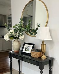 💎💎💎Hi again❤️ What do you use a console table for? Console tables provide a space for table lamps and displays of decorative pieces and… | Instagram