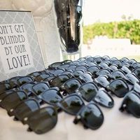 42 wedding favors your guests will actually want... Some of these are super cute!