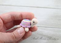 I made a promise a long time ago to someone that I will write up the pattern of this turtle and post it for free on my blog. That was years ago. Recently I discovered that I had lost the pattern fo…