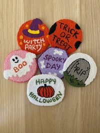 Hi, welcome to my store, Spooky season has come! These sweet coasters can be a great Halloween gift for your loved ones or yourself. All are handcrafted using the punch needle technique. The back is covered up with felt. Diameter: Beetween 4,4 and 5,2 inches according to pattern. Please feel free to contact me for your wholesale orders.