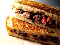 Chef Govind Armstrong’s Short Rib Grilled Cheese Sandwich, Photo: http://www.thedeliciouslife.com/short-rib-grilled-cheese-sandwich-recipe/