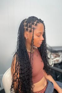 Discover 10 beautiful variations of the Island Twist hairstyle, perfect for curly and coily hair. Learn styling techniques, maintenance tips, and how to achieve a beachy look.