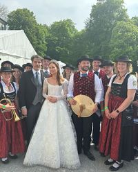 The wedding reception of Prince Ludwig of Bavaria and Sophie-Alexandra Evekink. https://youtu.be/dt7DwuoSKPU #RoyalWedding #BavarianRoyalWedding #PrinceLudwigofBavaria #Bavaria #Bayern #SophieAlexandraEvekink #SophieEvekink #PrinzessinvonBayern #PrinzvonBayern #PrinzLudwigvonBayern #PrincessSophie #PrinceLudwig