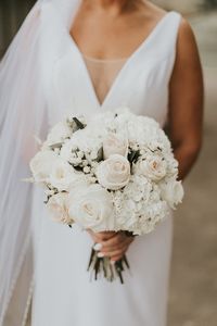 Top 10 Best Wedding Dress and Bridal Bouquet Pairings / Blog / Casablanca Bridal