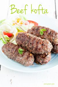 Spicy garlic flavors from this middle eastern beef kofta recipe. Serve with plain rice, a salad or potatoes. Recipe for 4 people, ready in 20 minutes.