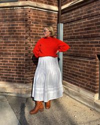 day two of the #wawjanuarychallenge // pop of red ❤️❤️  while yes, this is a little more than a pop, I decided to use this day to show of my finished #louisepullover ✨✨ she is MAGICAL, is full of bobbles, and is cozy as heck  I made a size 4 and used berroco vintage chunky yarn in orange that I got in door county, so it’s my souvenir sweater😉   styled it up with my absolute favorite #mwzamoraskirt & some bird of flight boots and I’m calling it a slay day!   . . . #handmadewardrobe #sewing #se...