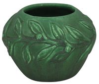 Cambridge Pottery Matte Green Leaves Vase