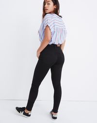 Our high-rise skinny jeans reengineered for those with an hourglass shape. The result? A narrower waist with a contoured band, a longer rise (for a rounder booty) and a little extra room at the hips and thighs. Bonus: This extra-stretchy pair was specially dyed to stay dark for longer than ever.  Choose your regular size—these jeans were designed for curves, so no need to size up or down.Sit above hip, fitted through hip and thigh, with a skinny leg.Front rise: 11'; inseam: 28 1/2'; leg opening