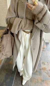 Outfit inspiration - chique and elegant - winter outfit - brown and white.