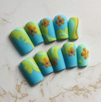 I ab  absolutely loved creating nail art that is inspired by my favourite fandoms and aesthetics.  Something inspired by the gang and their trusty and brightly coloured van. this set is available in matte finish and glossy  This set comes with 10 art nails. NAIL GLUE NOT INCLUDED. FOR CUSTOM COMMISSIONS PLEASE MESSAGE SELLER