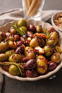 Aleppo Pepper Marinated Olives — The Yummy Vegan