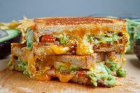 ☆ Bacon Guacamole Grilled Cheese Sandwich ☆ #grilled_cheese #bacon #guacamole #avocado #cheddar #recipe #sandwich #tex_mex