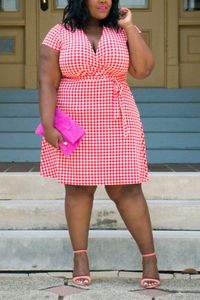 Love this bright color blocking. Get the look here.