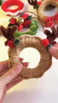 Create charming Christmas elk decorations with this easy DIY pipe cleaner craft! Perfect for adding a festive touch to your holiday decor or as a unique handmade gift. Follow our step-by-step guide to make your own adorable Christmas elks using pipe cleaners. Great for all ages! #Handmade #DIY #ChristmasCrafts #PipeCleanerElk #HolidayDecor #DIYCrafts #FestiveDecor