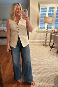 Spring OOTD 2024 | The Small Things Blog | Kate Bryan | thesmallthingsblog.com | Loving this simple spring outfit with the cutest vest from Banana Republic! Click the pin to shop this post and get all the details #springoutfit #bananarepublicoutfit #vestoutfit #womensspringoutfit #springootd