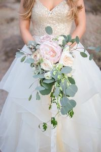 Today's #weddingwednesday tips is all about your Wedding Bouquet! Check out the blog today!