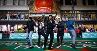 Macy’s Thanksgiving Day Parade Revives Broadway for a Day - The New York Times