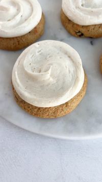 Brown butter cream cheese frosting is smooth and creamy with a nutty flavor from brown butter.