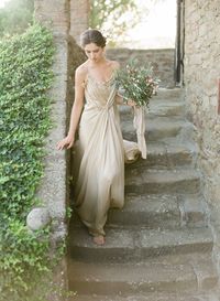 Wedding inspiration in earthy tones set amidst Tuscan olive groves | Tuscany Wedding Inspiration | Gallery | Item 51