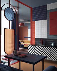 Cuisine style art deco deco graphic mix and match fou couleurs block motif salon rouge bleu faïence noir blanc table séjour canapé jaune blog deco clem around the corner decoration intérieure design originale #Cuisine #kitchen #styleartdeco #decographic #mixandmatchfou #couleurs #blockmotif #salon #livingroom #rouge #red #bleu #blue #faïence #noiretblanc #blackandwhite #table #séjour #canapé #jaune #yellowcouch #blogdeco #decoration #intérieure #design #originale #interiordesign