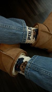 Women’s Polo Ralph Lauren Bear Socks - cutest crew socks to wear with uggs or boots. Perfect for casual and comfy outfit days #falloutfitideas #winteroutfitideas#casualoutfits#bootsforwomen #affiliatelink This post contains affiliate links.