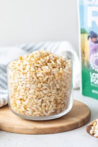 Indulge in the delightful crunch of #homemade puffed rice with this #easy #DIY #recipe. With just a handful of ingredients and a little bit of patience, you'll be rewarded with #crispy puffed rice that can be enjoyed on its own, made into delicious snacks, or added to your favorite dishes for an extra crunch. #puffedrice #snack #treat