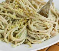 Dairy-free, 15-minute creamy avocado pasta (Click for recipe)